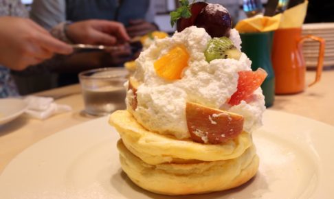 レインボーパンケーキ