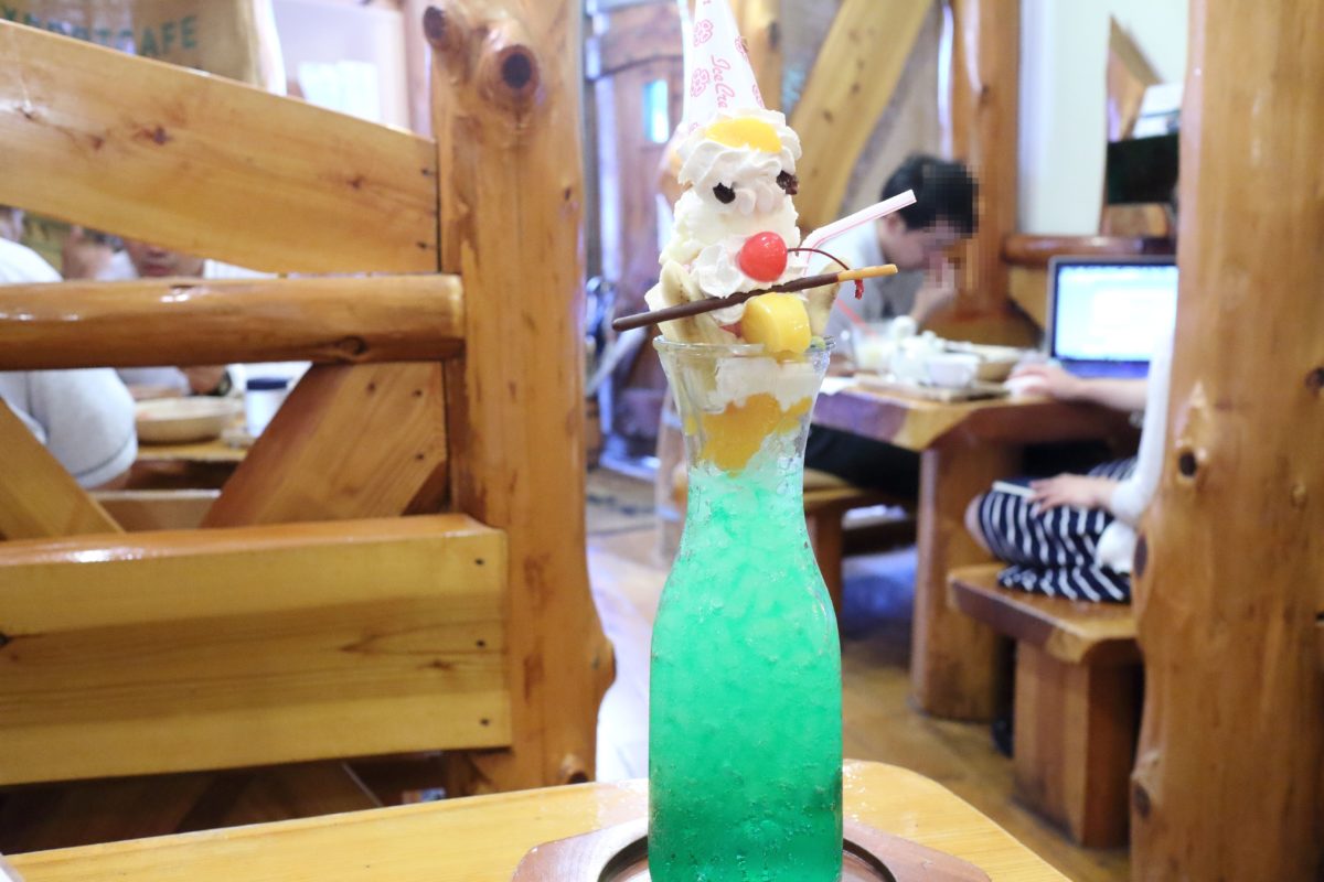珈琲屋ob新神戸店 クリームソーダパフェがビッグすぎて悶絶モノ Sweets Meister Com